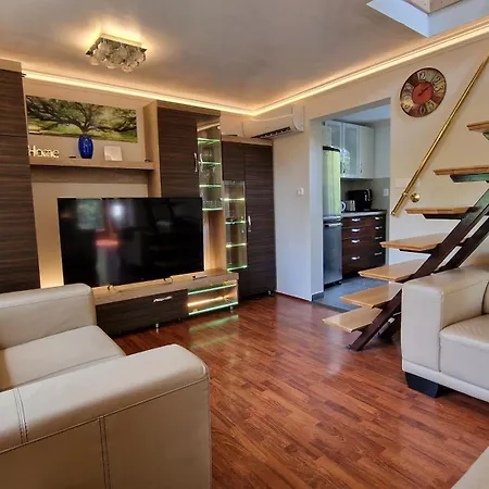 Pilis Hills View Deluxe House With Pool & Ac Near Bp Tatil Evi