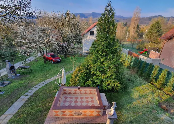Pilis Hills View Deluxe House With Pool & Ac Near Bp Dom wakacyjny *